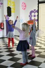 Plesna delavnica za otroke / Dance workshop for children